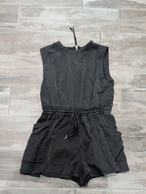 Sleeveless Black Cinch-Waist Romper with Drawstring
